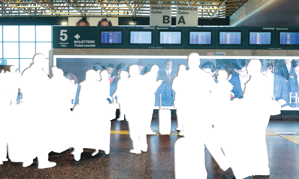 Corrado Passera e i 50 aeroporti da chiudere Corrado Passera e i 50 aeroporti da chiudere