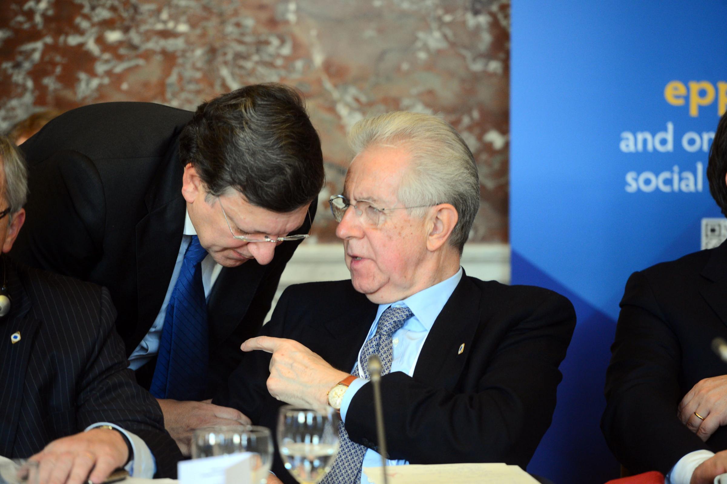 La mossa di Berlusconi, la paura di Bersani La mossa di Berlusconi, la paura di Bersani