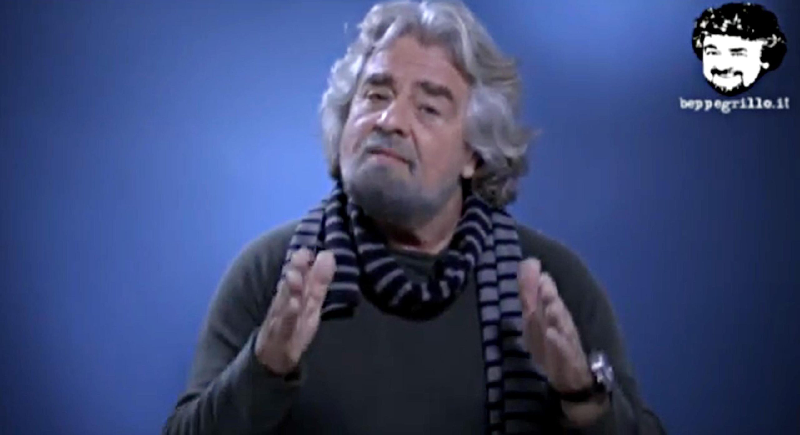 M5S: ‘Stiamo camminando con una benda sugli occhi’ M5S: ‘Stiamo camminando con una benda sugli occhi’