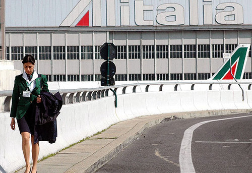 Alitalia, no agli esuberi, sì alla ridistribuzione del lavoro