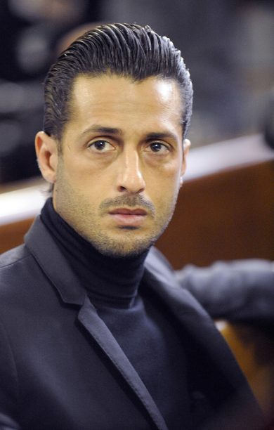 Mascella ampia e fronte prominente: l’Identikit del traditore