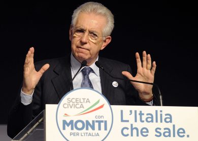 11 mesi a scuola. Internet contro Monti