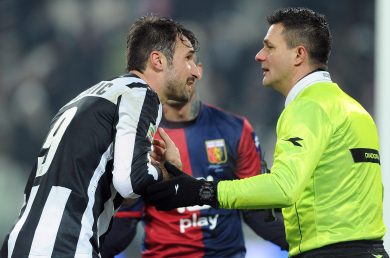 DOSSIER – Guida, l’arbitro col vizietto del fallo di mano