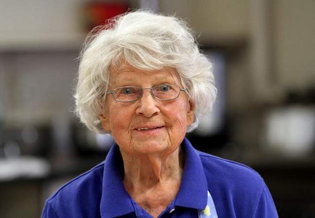 Tanti auguri, Mrs Zhelesnik