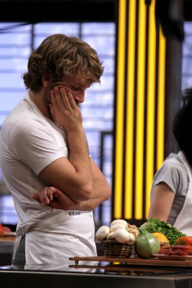 MasterChef, il veterinario Michele cade sul cavallo