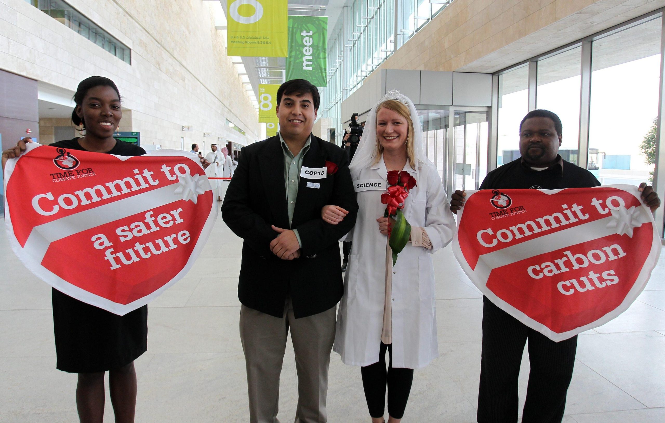 Cambiamenti climatici, i negazionisti finanziati dai grandi petrolieri Cambiamenti climatici, i negazionisti finanziati dai grandi petrolieri