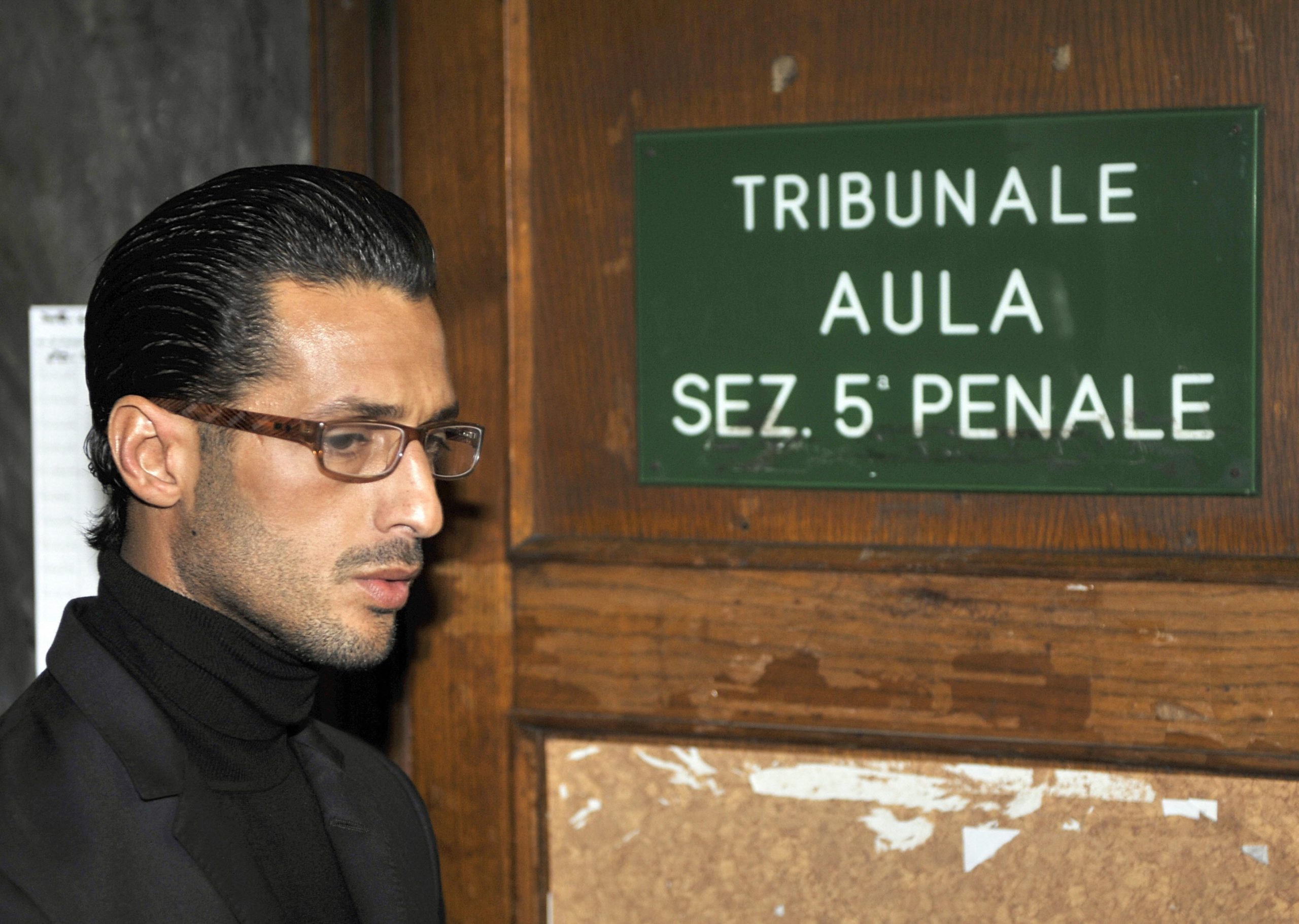 Fabrizio Corona tradito dagli amici portoghesi Fabrizio Corona tradito dagli amici portoghesi