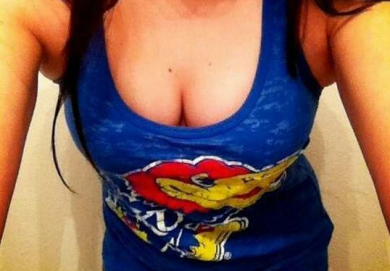 Negli Usa è #kuboobs mania