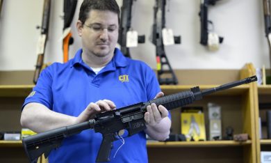 Stati Uniti, tutti in coda a comprare un’arma