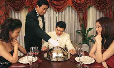 Cina e galateo. Tra bacchette e forchette