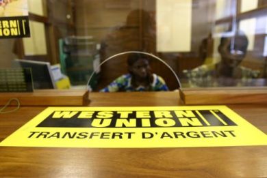 Western Union: meno soldi alle famiglie d’origine, è crisi anche per gli immigrati in Italia