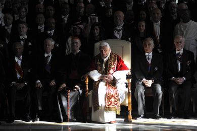 Il Papa dice no allo spread ‘sociale’