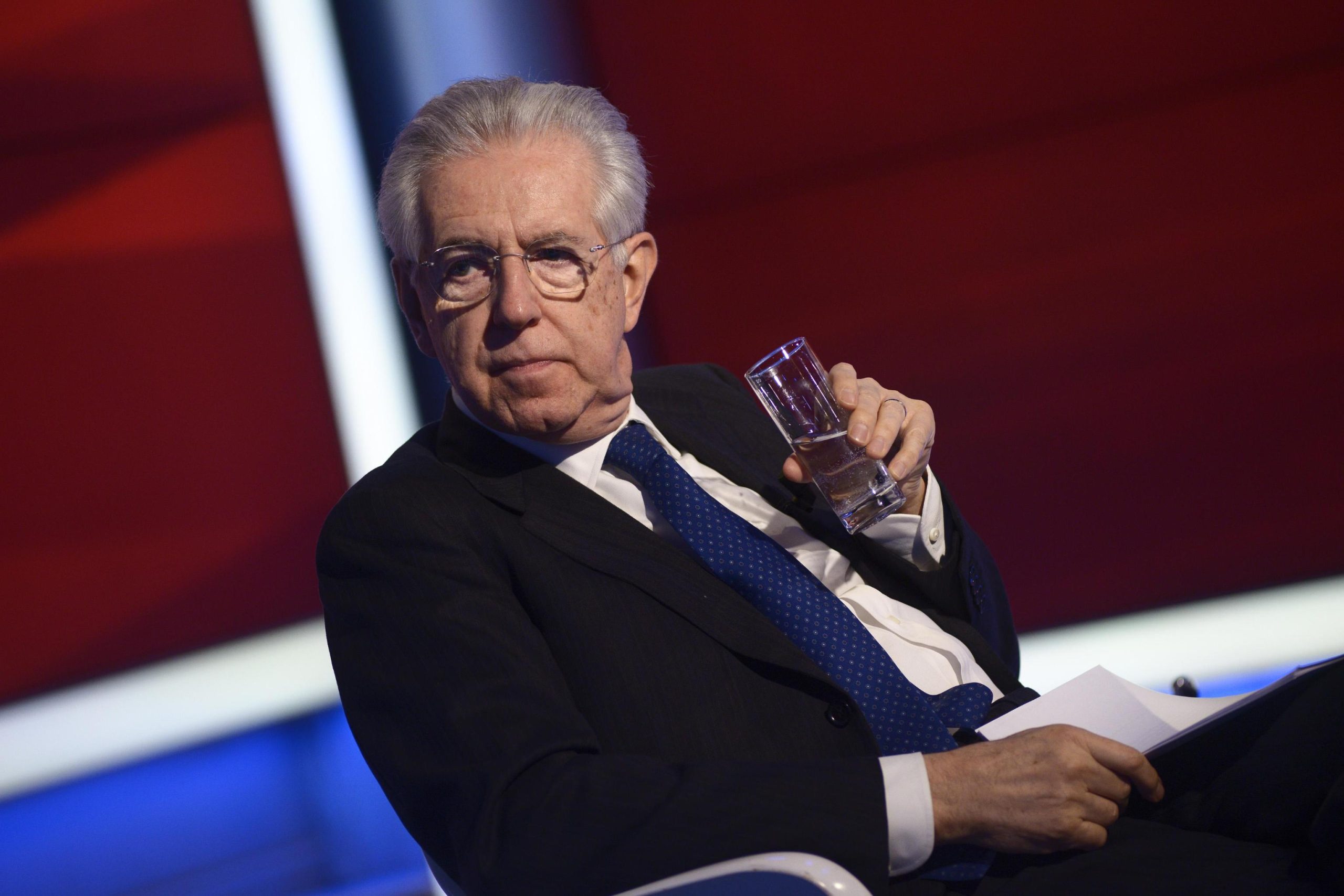 Monti rischia di perdere tutto Monti rischia di perdere tutto