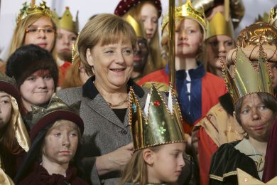 Angela Merkel dice no a Twitter e alla mania del cinguettio