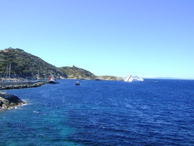 ‘Ho messo il volto di mia moglie sotto il relitto della Concordia’