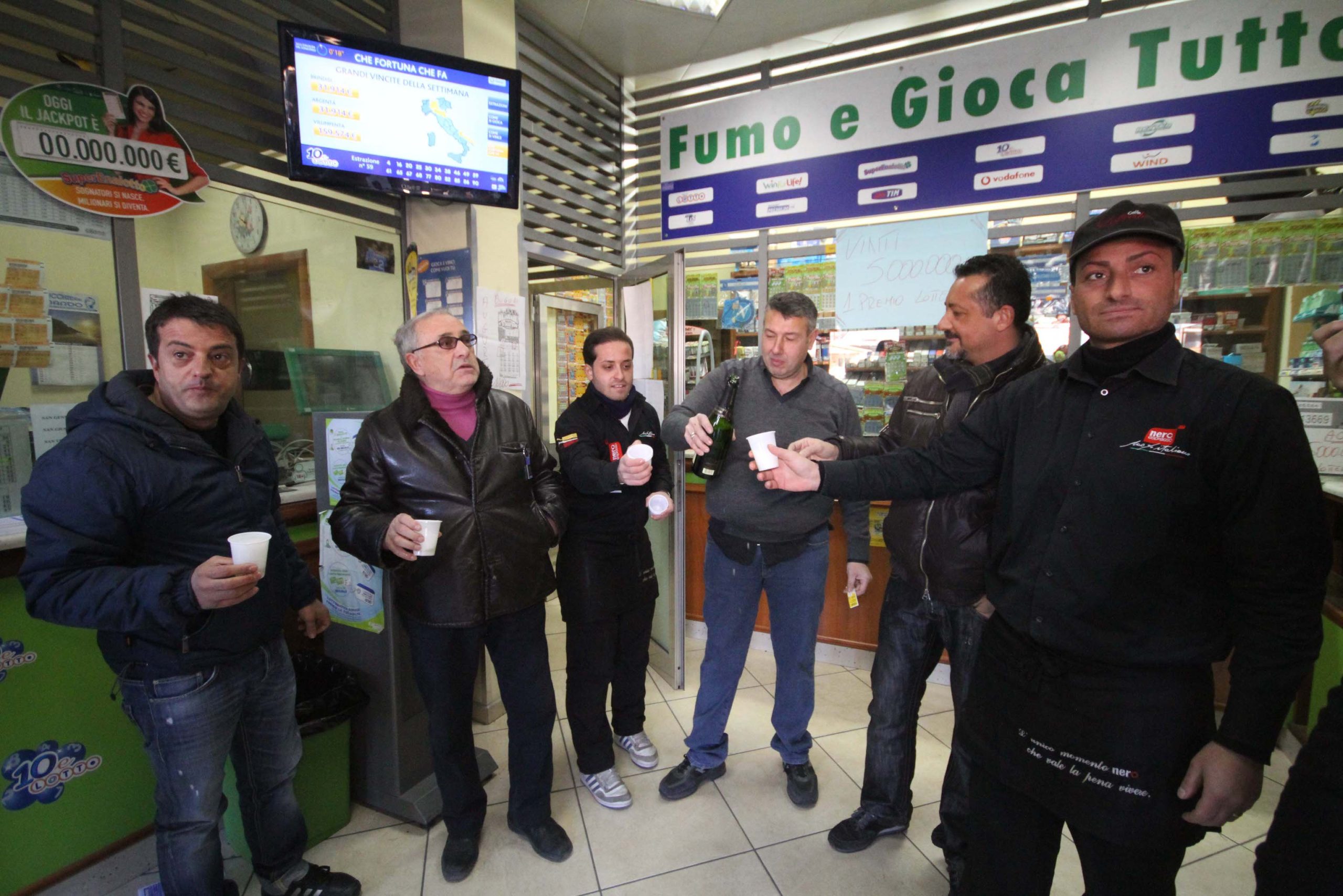 In Italy crisis forces people to stop playing games In Italy crisis forces people to stop playing games