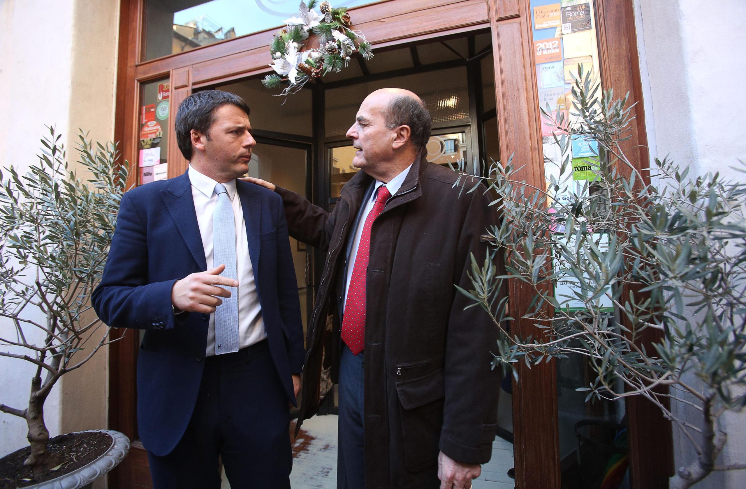 Renzi segretario, Bersani premier: suggellato il patto del grano Renzi segretario, Bersani premier: suggellato il patto del grano