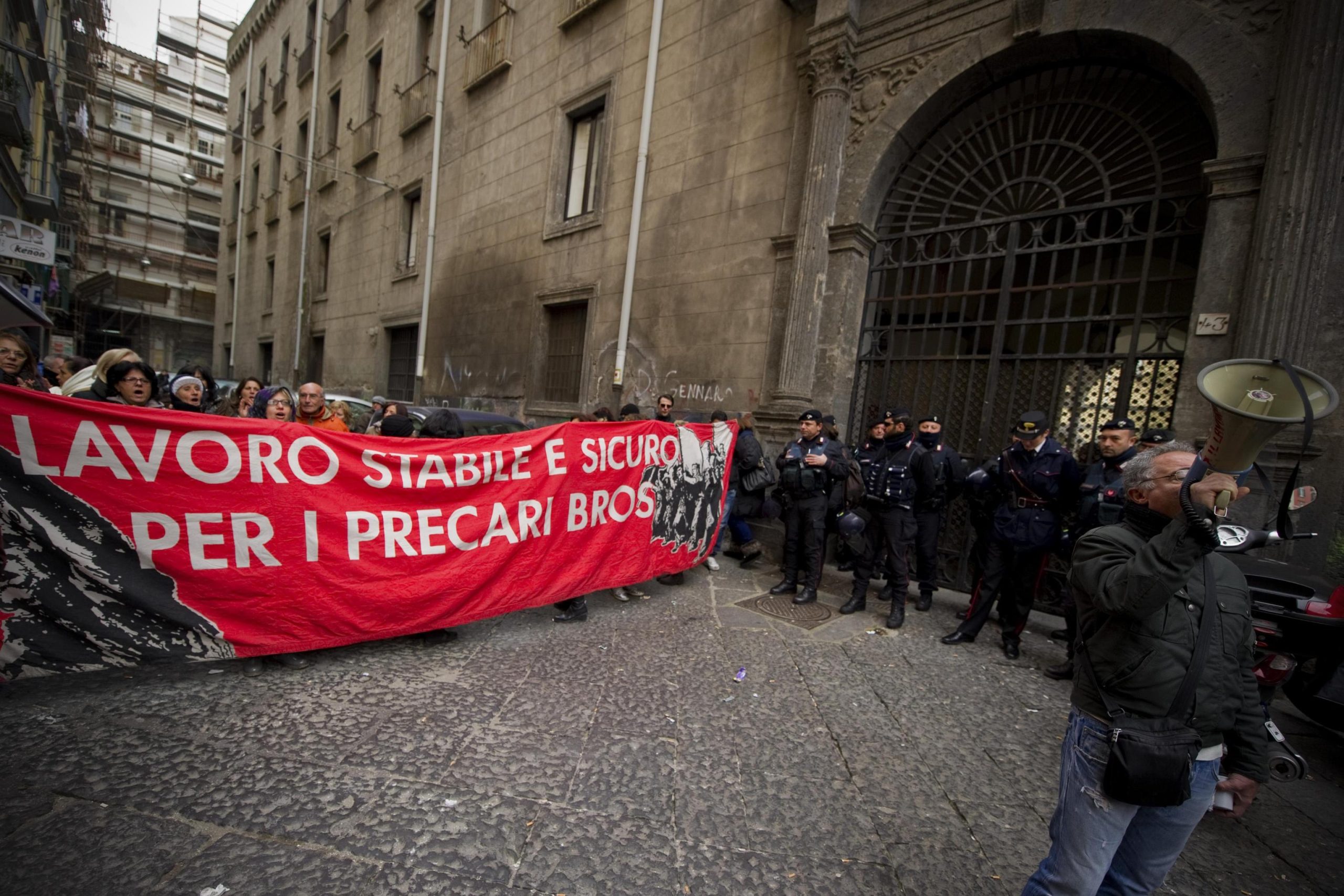 Mini-Aspi per i precari: ecco chi ha diritto all’assegno