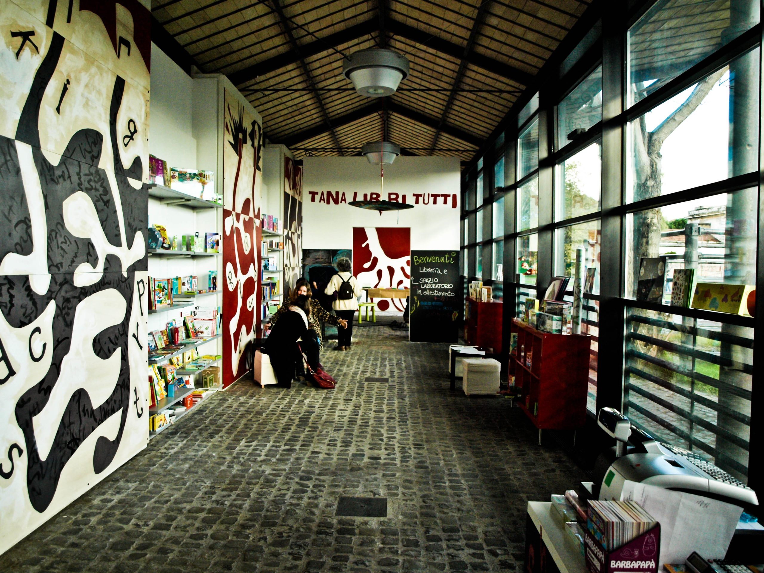 ‘Tana liberi tutti’, una libreria per ragazzi nel cuore della Città dell’Altra Economia ‘Tana liberi tutti’, una libreria per ragazzi nel cuore della Città dell’Altra Economia
