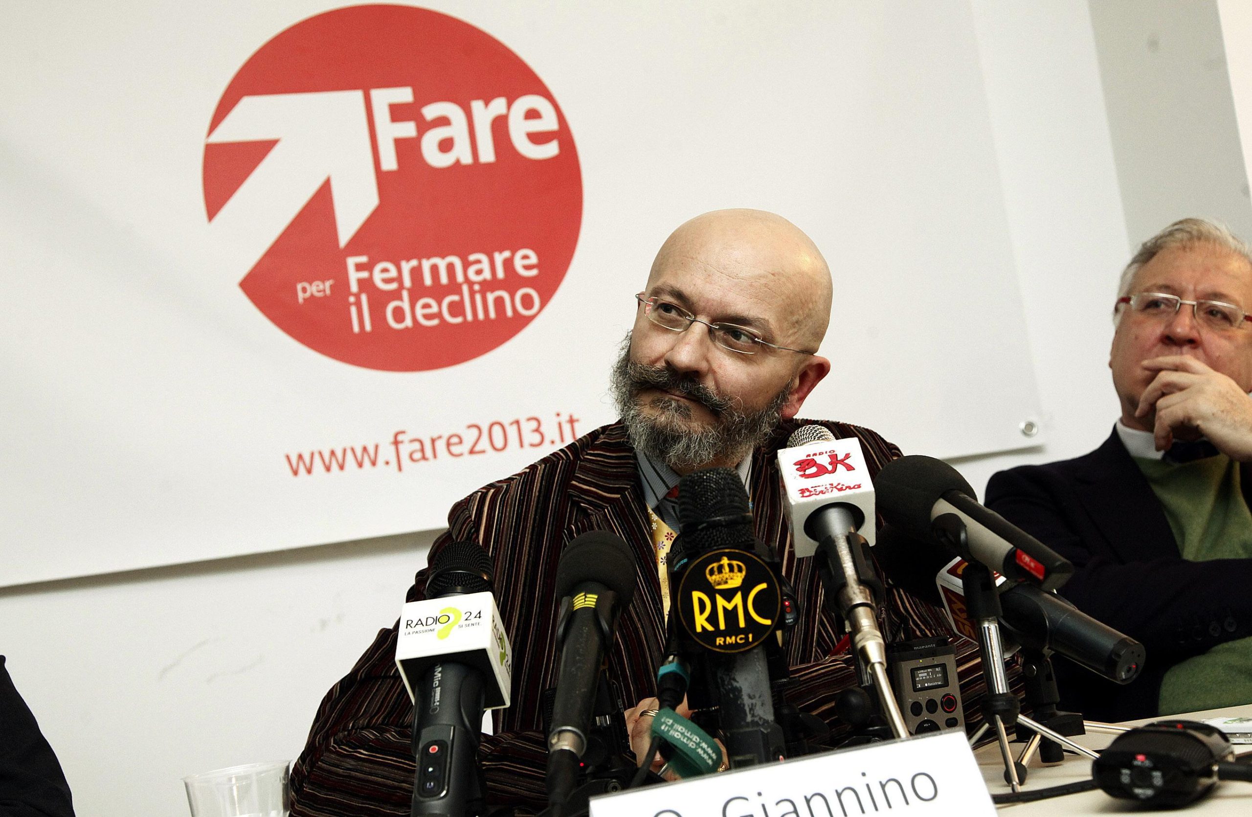 Giannino si è dimesso Giannino si è dimesso