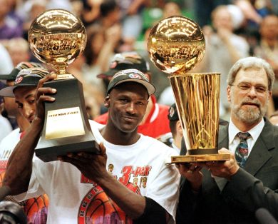 Michael Jordan compie 50 anni