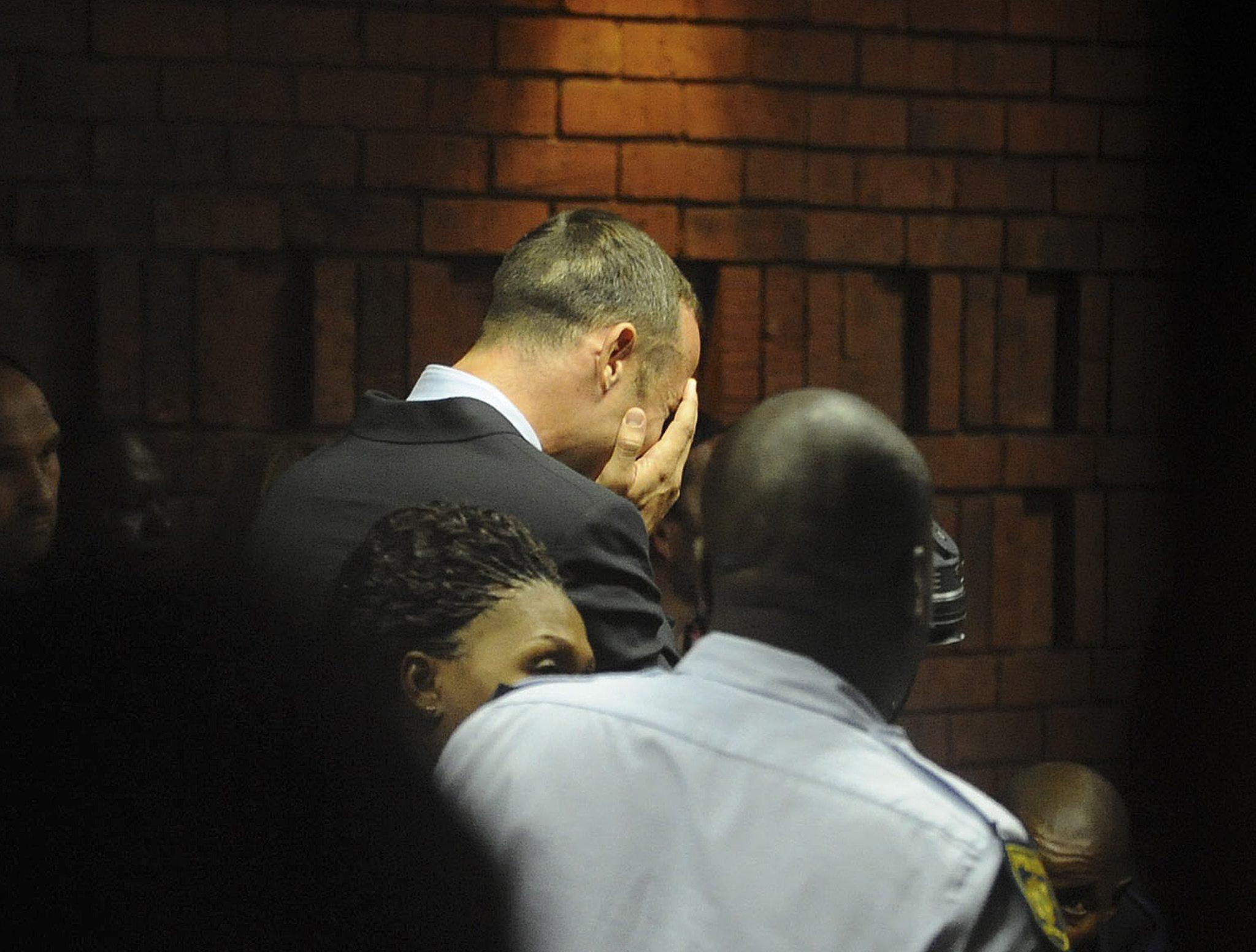Pistorius in lacrime in tribunale