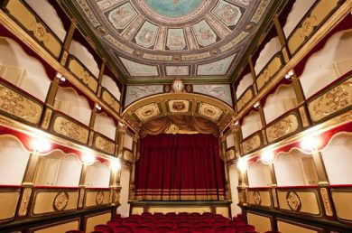 Gallipoli, boss alloggiavano nel teatro comunale