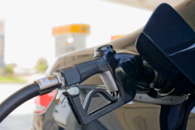 Benzina, prezzi in salita ma piange anche il fisco