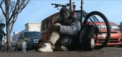 La buona azione che cambiò la vita al senzatetto