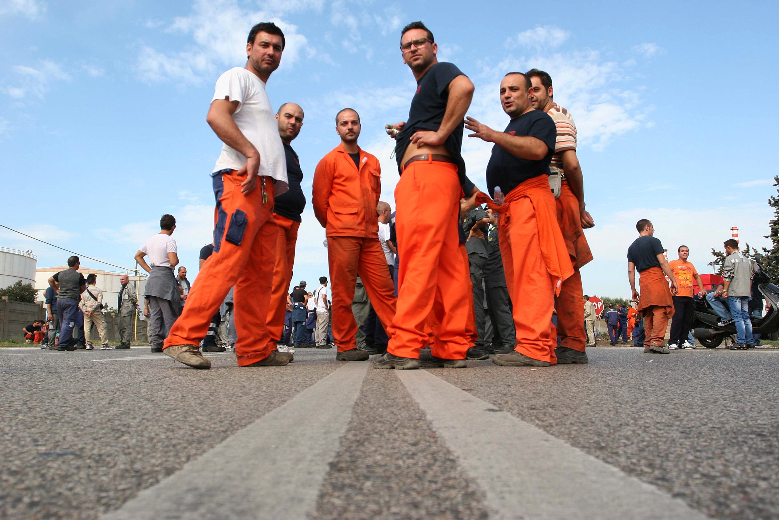 Ilva, Bridgestone, Osram: in Puglia è SOS lavoro Ilva, Bridgestone, Osram: in Puglia è SOS lavoro