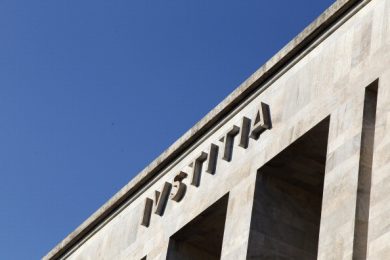 Ma i palazzi di giustizia non sono sacri