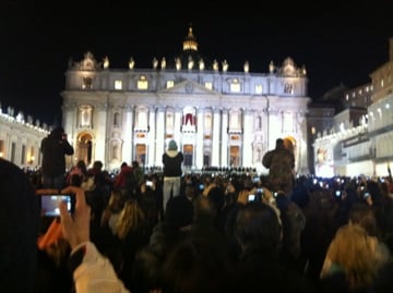 Francesco: per i fedeli in piazza è già il “Papa del popolo”