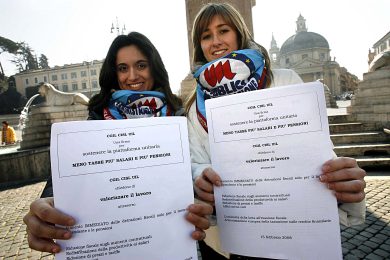 Stipendi, ecco perché in Italia diminuiscono