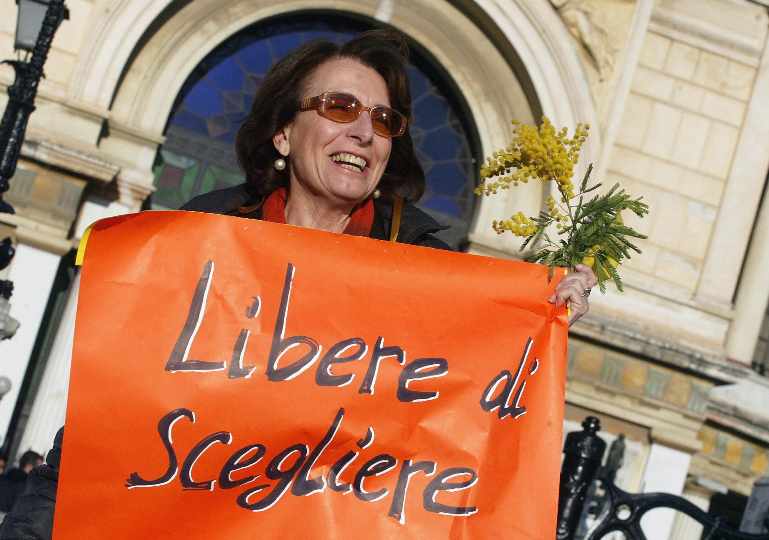 8 marzo, se la mimosa va in crisi