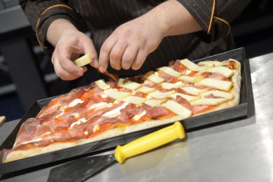 A Padova la Chiesa si trasforma in pizzeria low cost