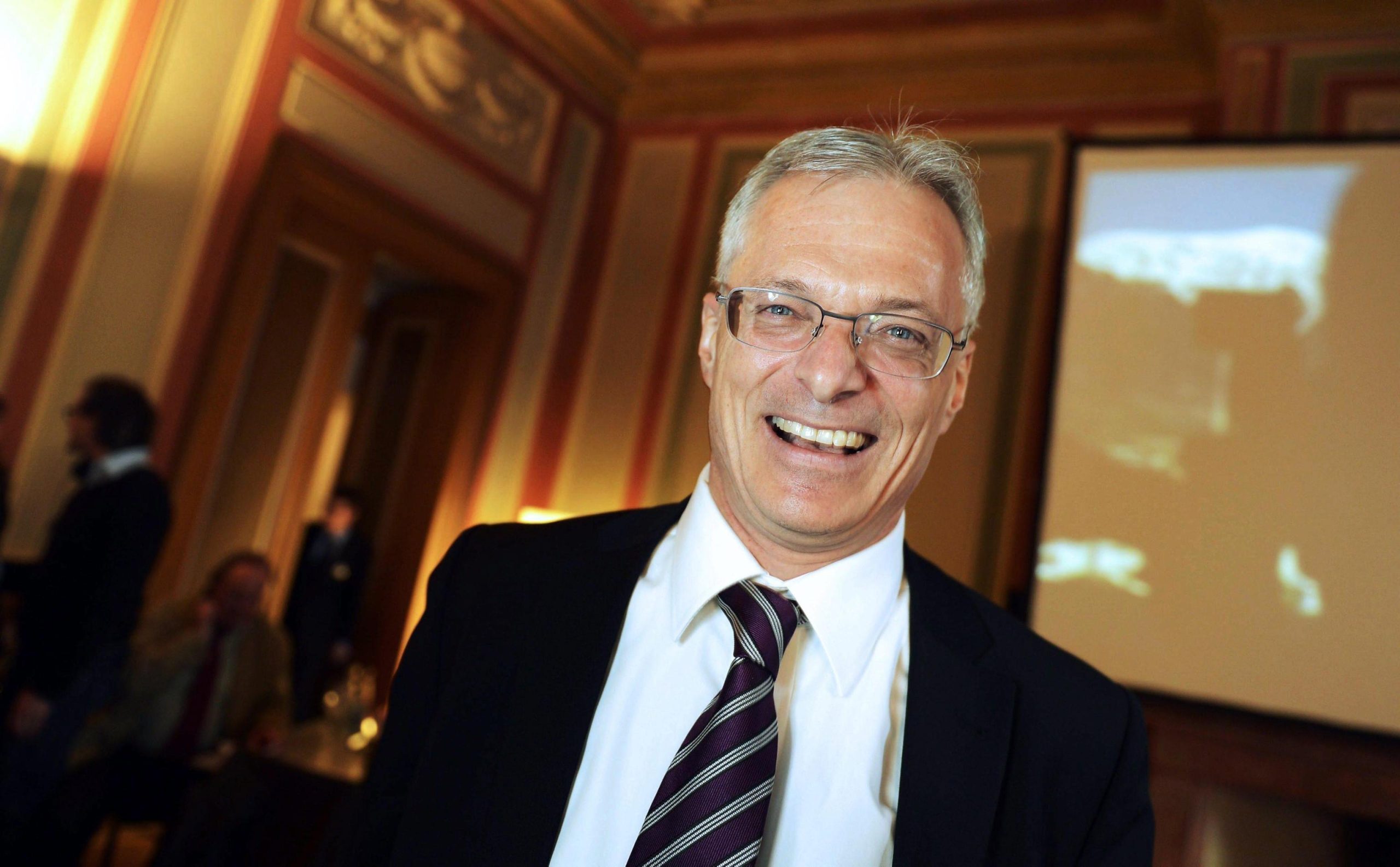 Svizzera, tetto agli stipendi dei manager