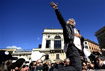 “Grillo, fermati prima che sia troppo tardi”. Parola di poliziotto