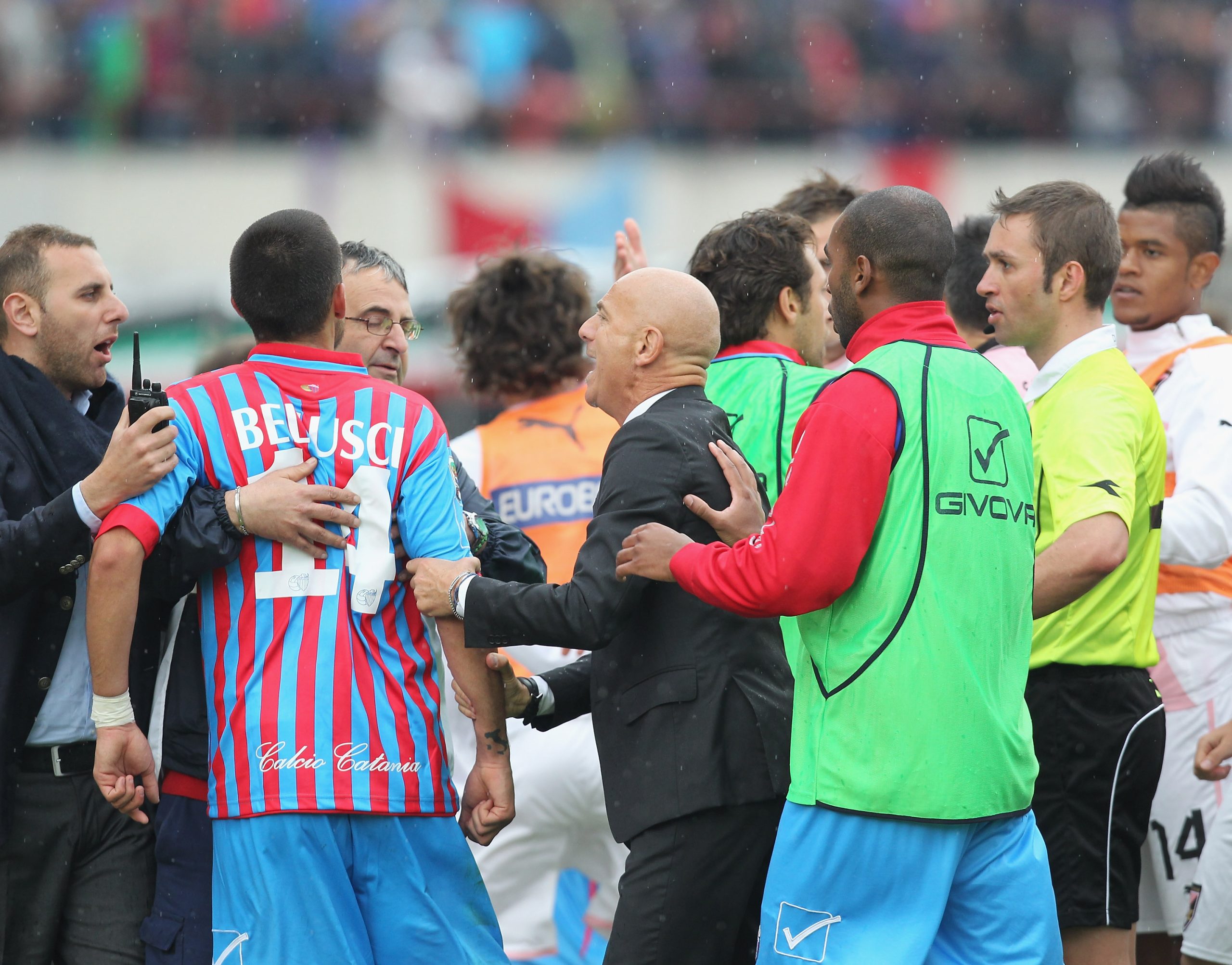 Sport e politica, stesso caos, stessa tensione Sport e politica, stesso caos, stessa tensione