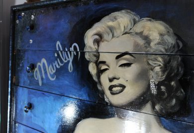 Da Marilyn a Amy Winehouse, essere famosi “fa male”: i vip muoiono prima