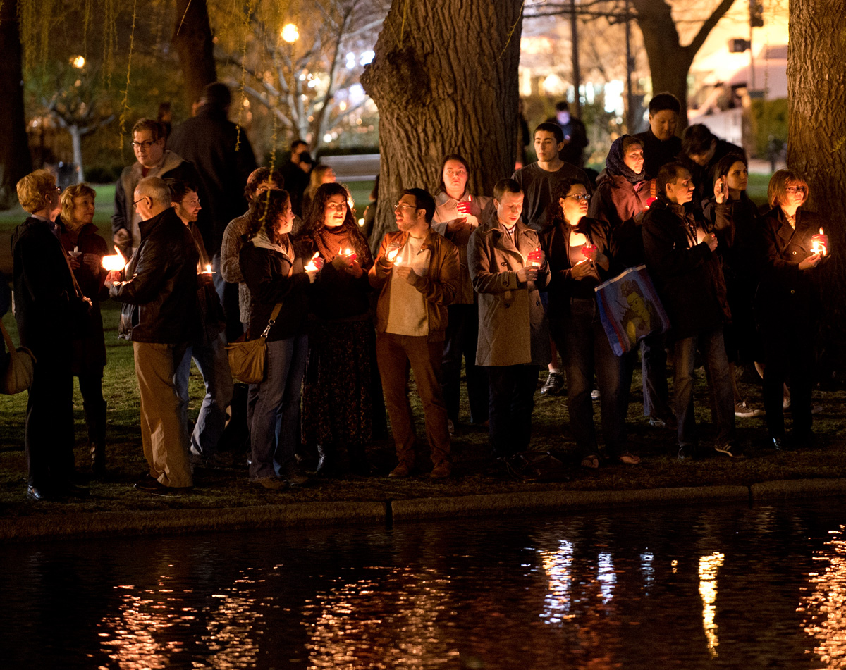 Il lutto a Boston e altre foto del giorno, 17.4.2013 Il lutto a Boston e altre foto del giorno, 17.4.2013