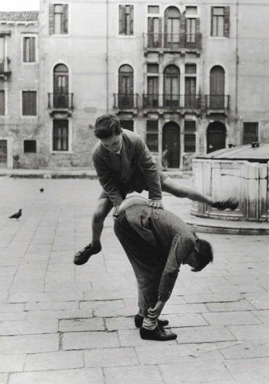 Pepi Merisio. Il gioco, la mostra ad Aosta