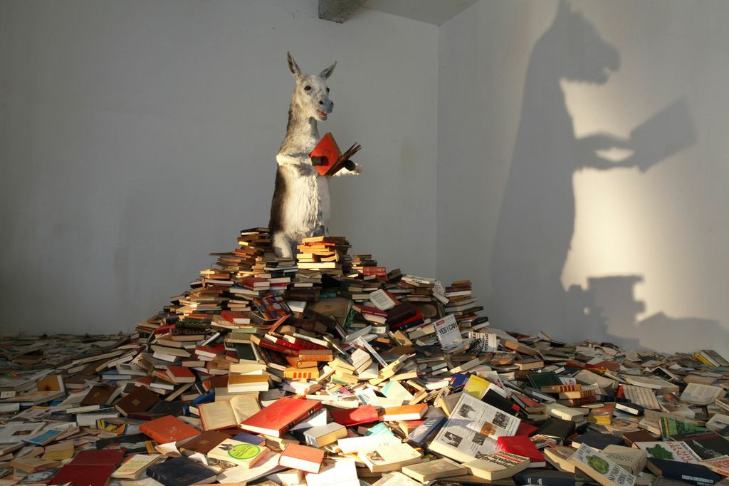 “L’arte è un romanzo”, in mostra: quando le parole diventano immagini “L’arte è un romanzo”, in mostra: quando le parole diventano immagini