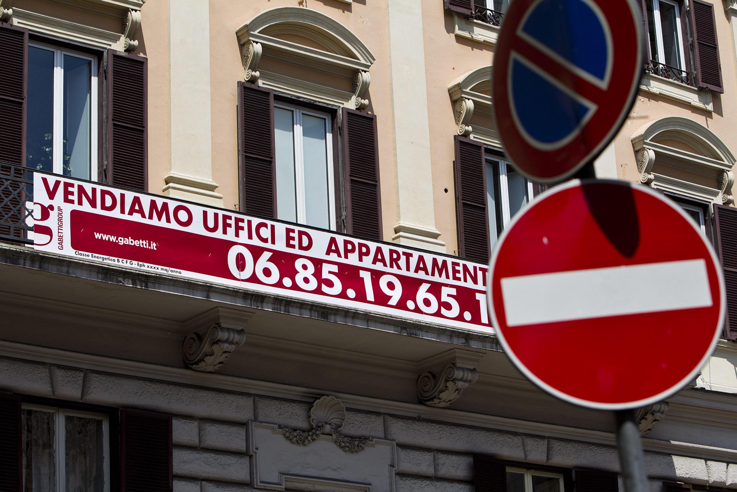 Casa: crolla il mercato immobiliare