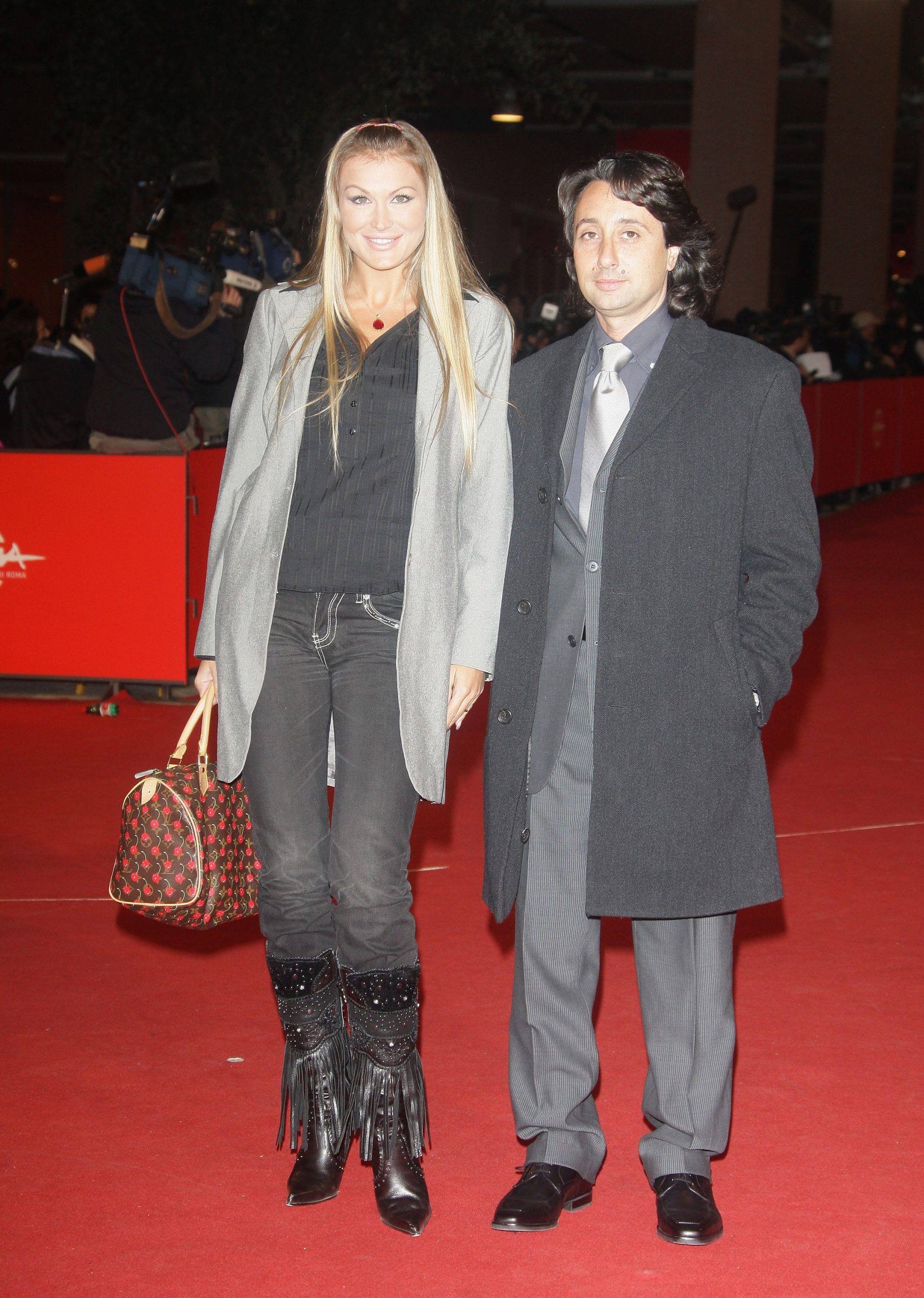 Eva Henger sposa in bianco