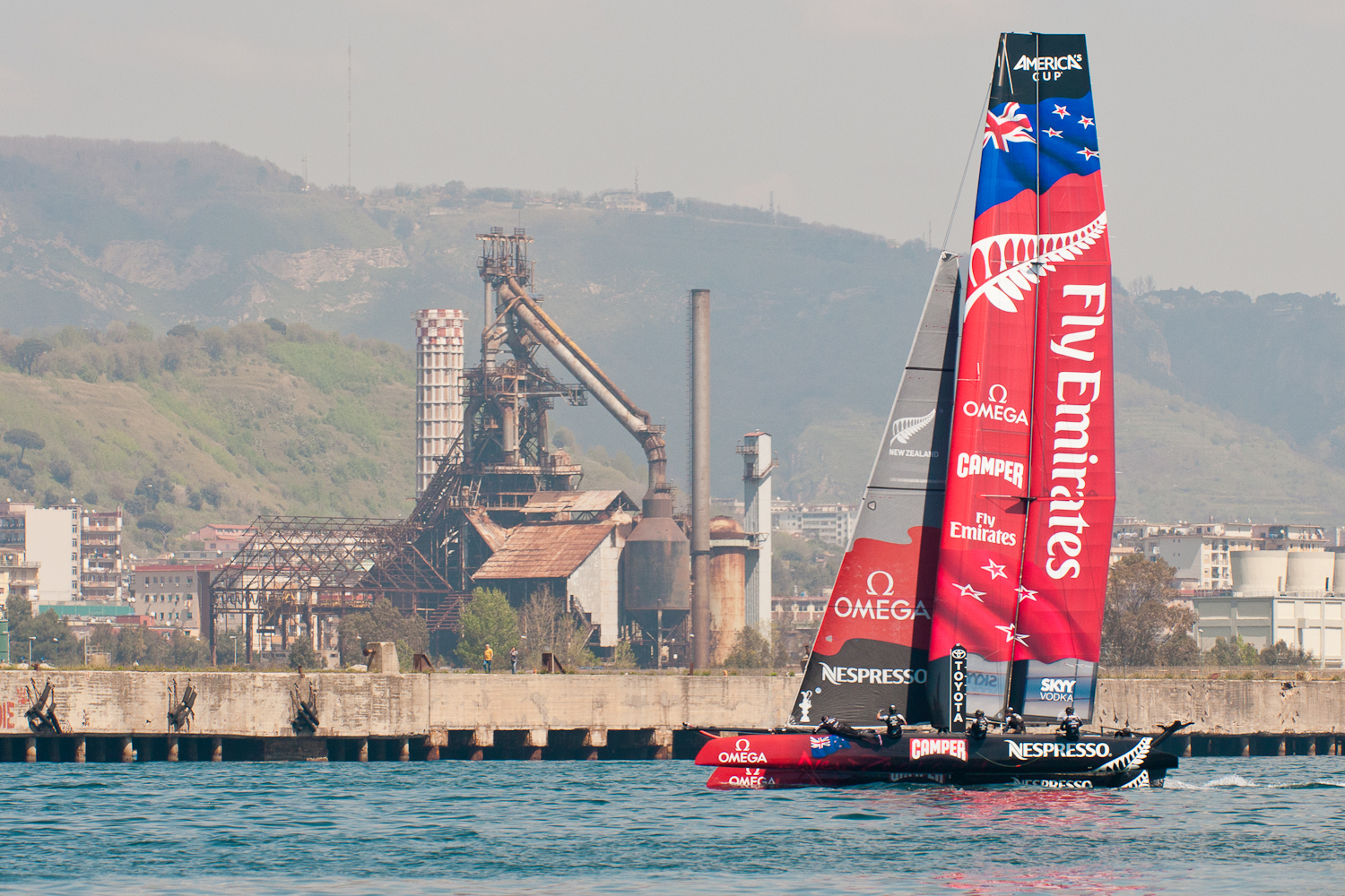 Coast Parade Napoli, Team New Zealand vince il primo assaggio di America’s Cup Coast Parade Napoli, Team New Zealand vince il primo assaggio di America’s Cup