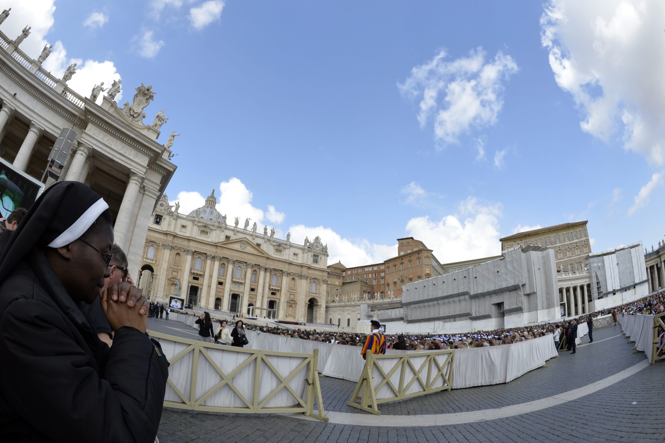 La “bufala” del film porno in Vaticano La “bufala” del film porno in Vaticano