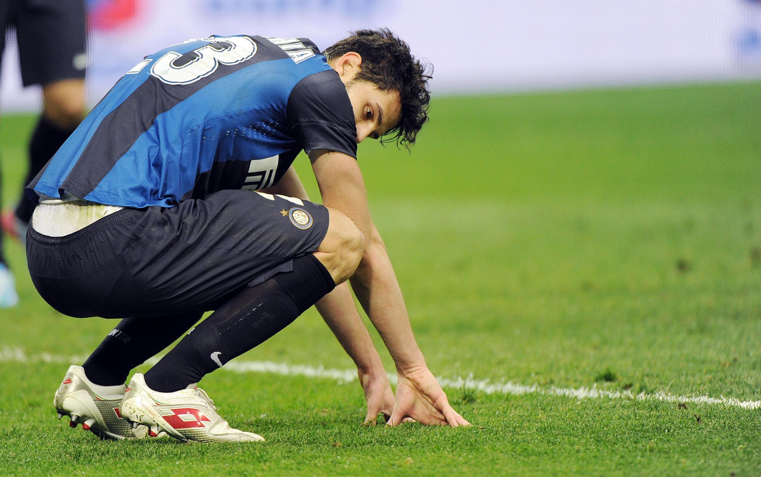 Ranocchia sbaglia da un metro e twitter si scatena