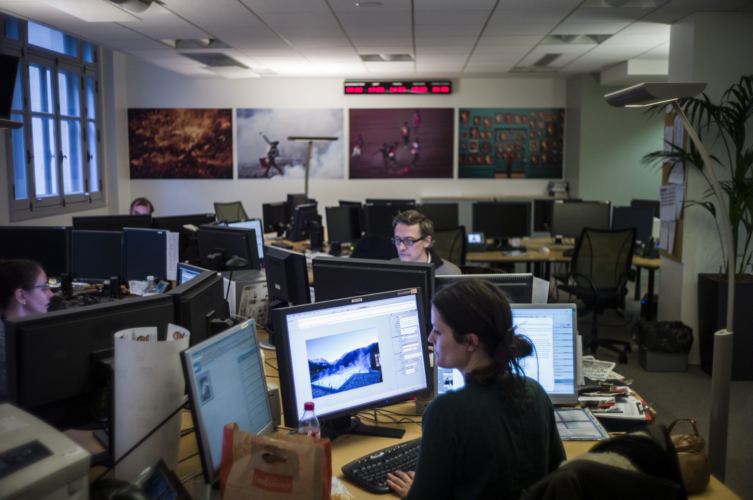 In ufficio il sesso si fa tra colleghi In ufficio il sesso si fa tra colleghi