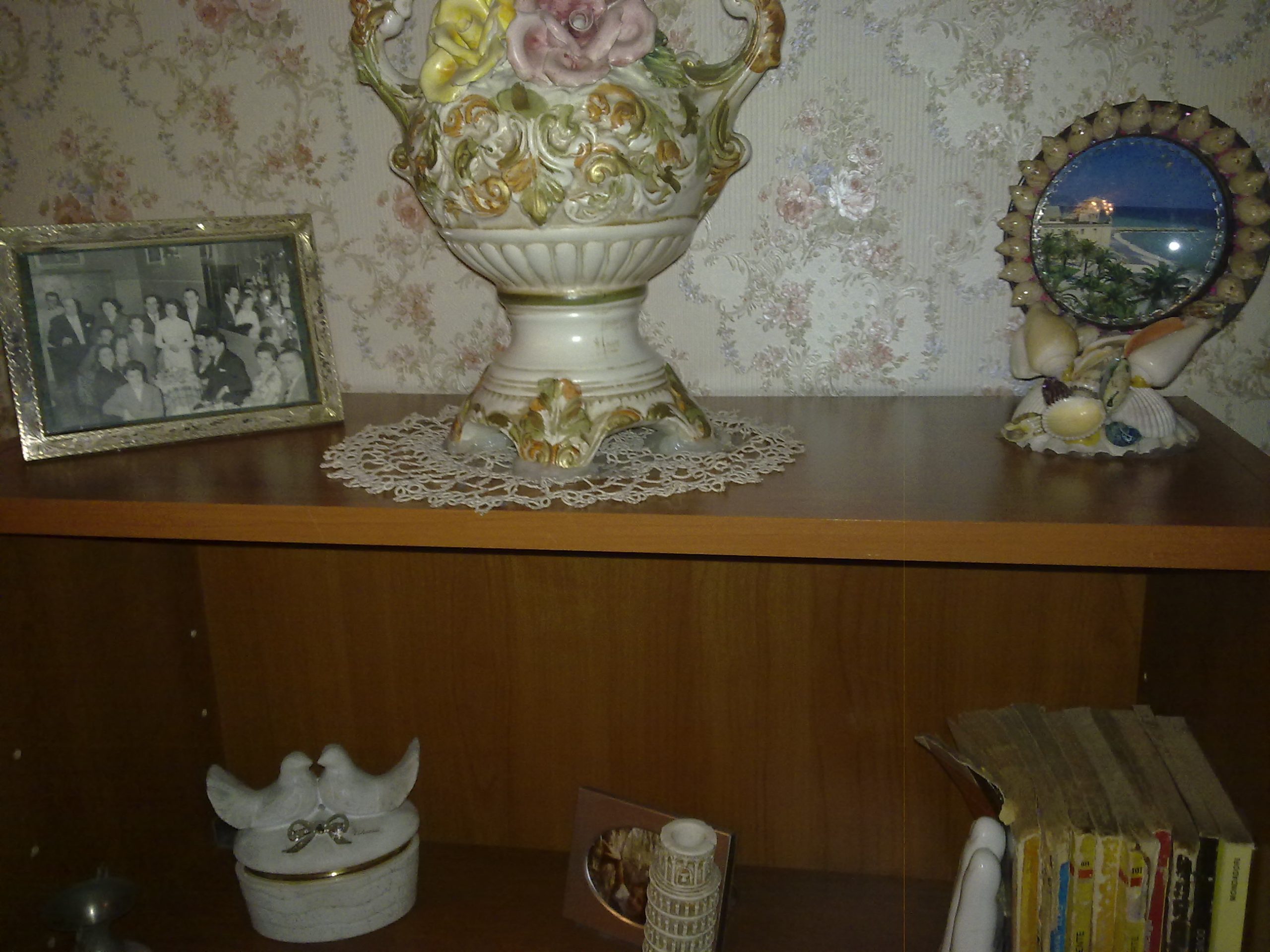 Case morbose: il tavolo di Melville e i mobili di Savinio nella triste illogicità del convivere Case morbose: il tavolo di Melville e i mobili di Savinio nella triste illogicità del convivere