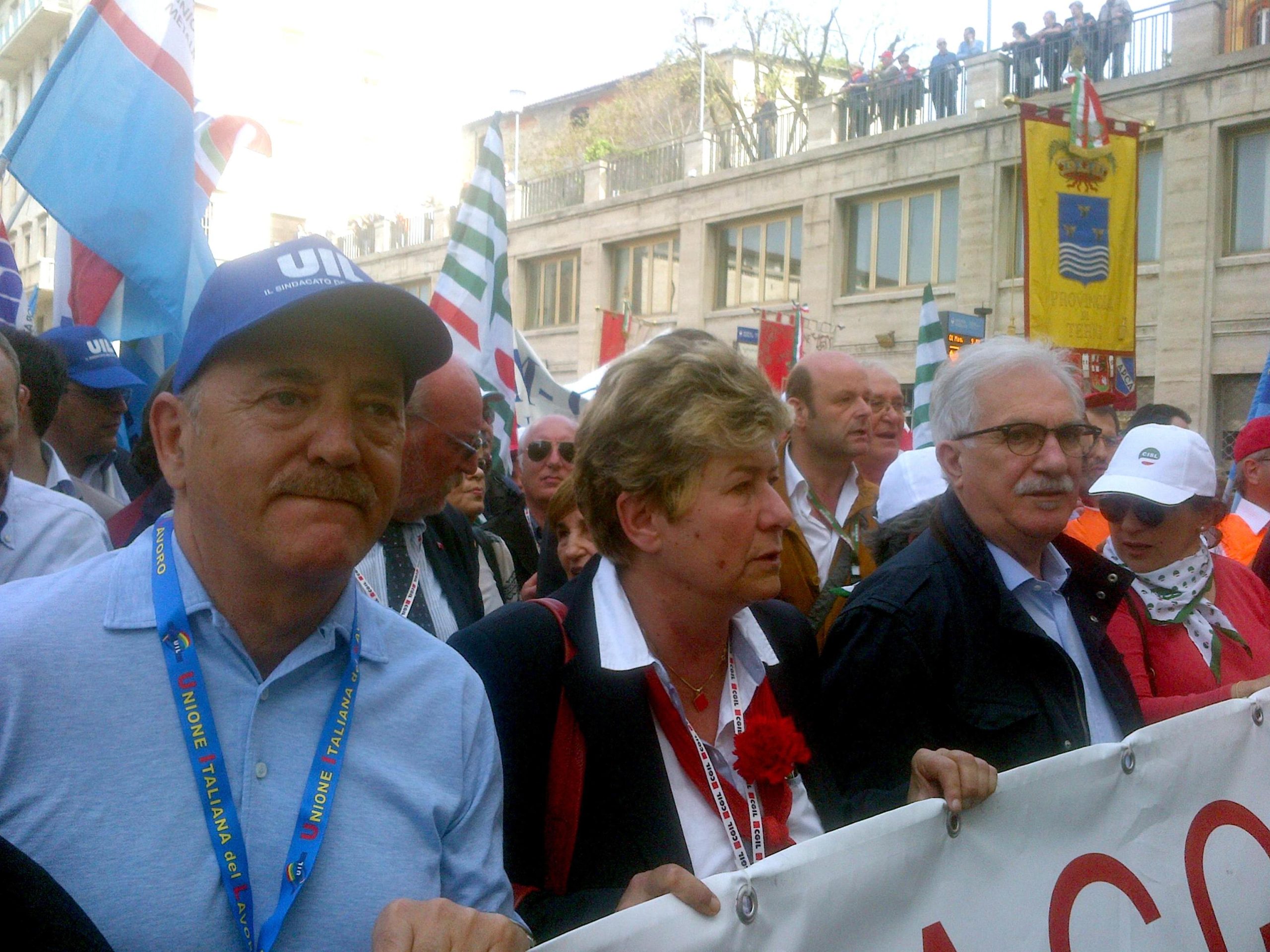 Disoccupazione, contratti e povertà: i temi caldi tra Giovannini e i sindacati